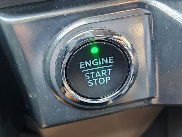 used 2021 Ford F-150 car, priced at $38,400