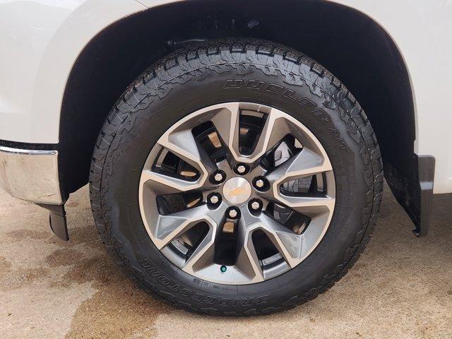 used 2025 Chevrolet Silverado 1500 car, priced at $40,290
