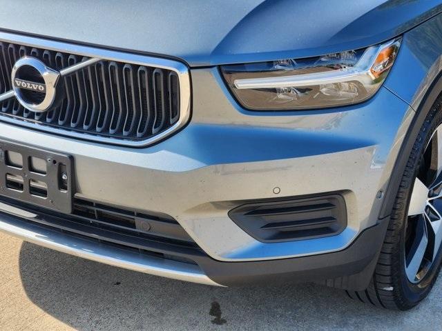 used 2019 Volvo XC40 car, priced at $17,450