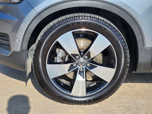 used 2019 Volvo XC40 car, priced at $17,450