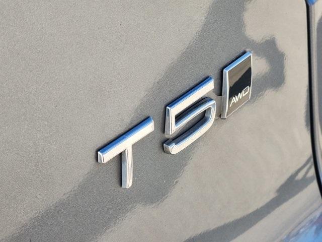 used 2019 Volvo XC40 car, priced at $17,450