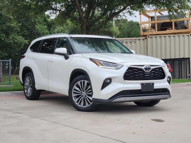 used 2021 Toyota Highlander car, priced at $30,800