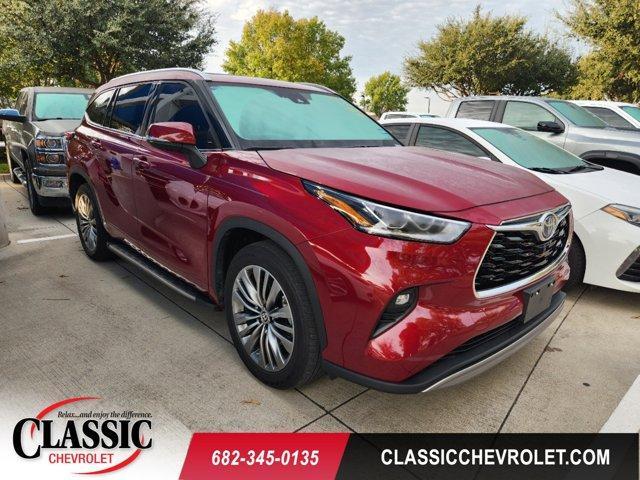 used 2022 Toyota Highlander Hybrid car, priced at $43,500