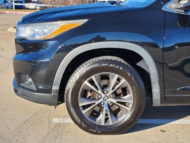 used 2016 Toyota Highlander car, priced at $17,300