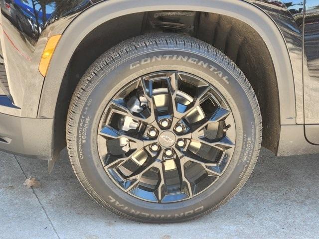 used 2025 Chevrolet Traverse car, priced at $38,250