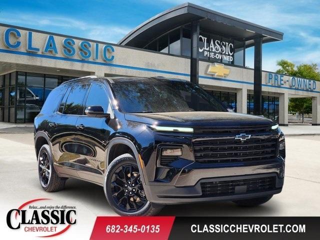 used 2025 Chevrolet Traverse car, priced at $38,250