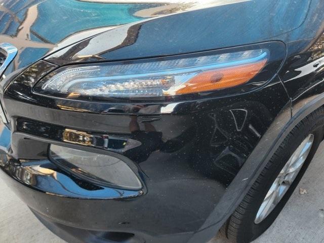 used 2018 Jeep Cherokee car, priced at $15,197
