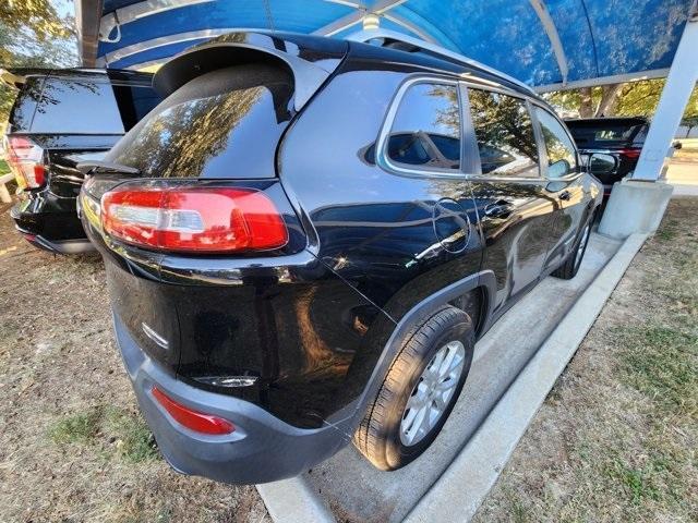 used 2018 Jeep Cherokee car, priced at $15,197