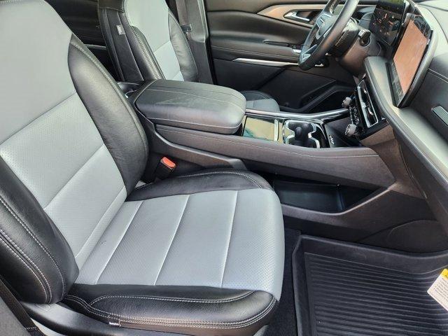 used 2024 Chevrolet Traverse car, priced at $36,648