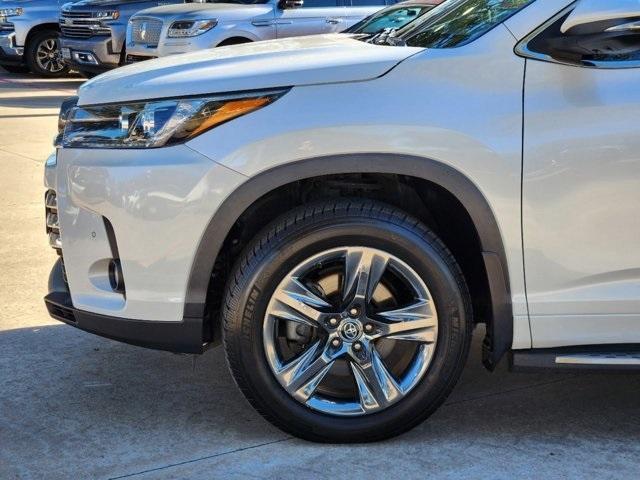 used 2018 Toyota Highlander car, priced at $26,800