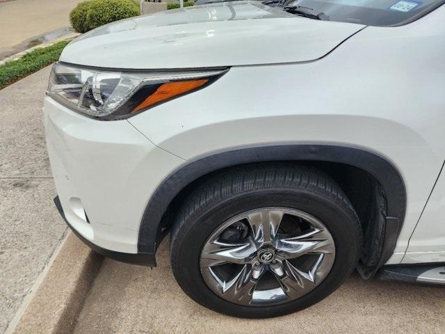 used 2018 Toyota Highlander car, priced at $27,600