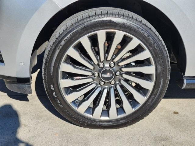 used 2019 Lincoln Navigator car, priced at $33,000