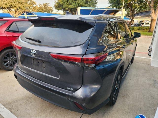 used 2020 Toyota Highlander car, priced at $31,000