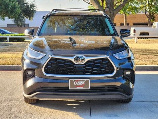 used 2020 Toyota Highlander car, priced at $29,300