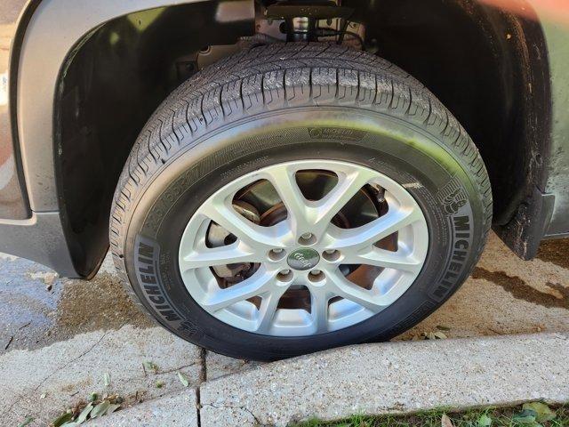 used 2016 Jeep Cherokee car, priced at $14,130