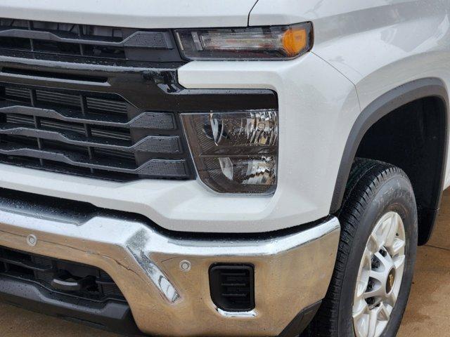 new 2025 Chevrolet Silverado 2500 car, priced at $53,400