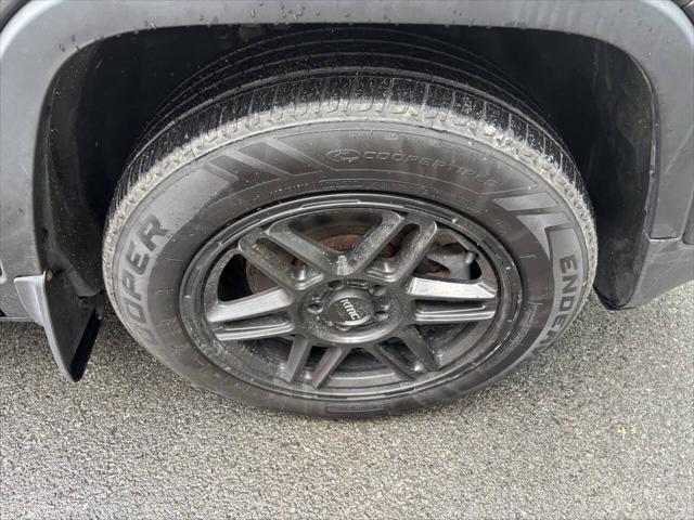 used 2017 Jeep Cherokee car, priced at $12,995