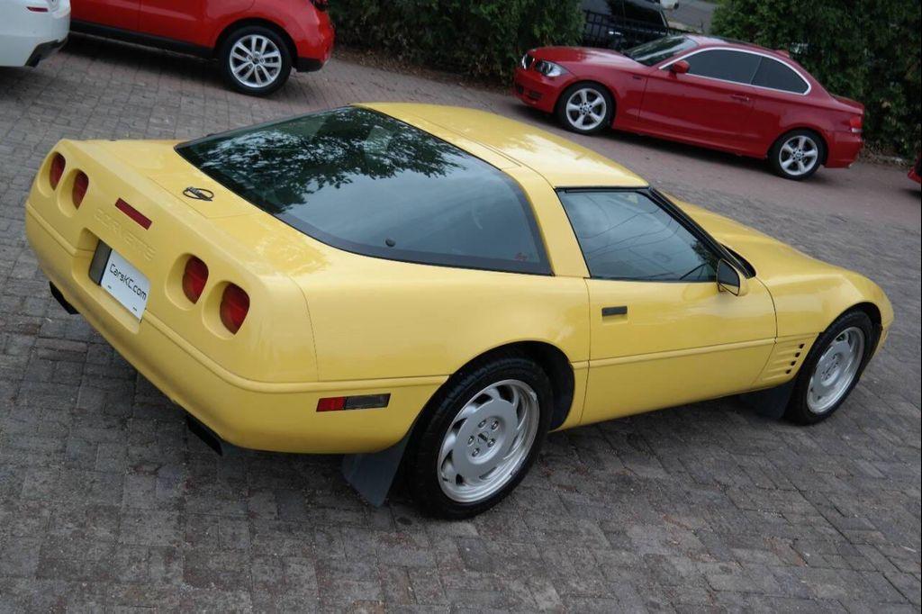 used 1992 Chevrolet Corvette car, priced at $15,900
