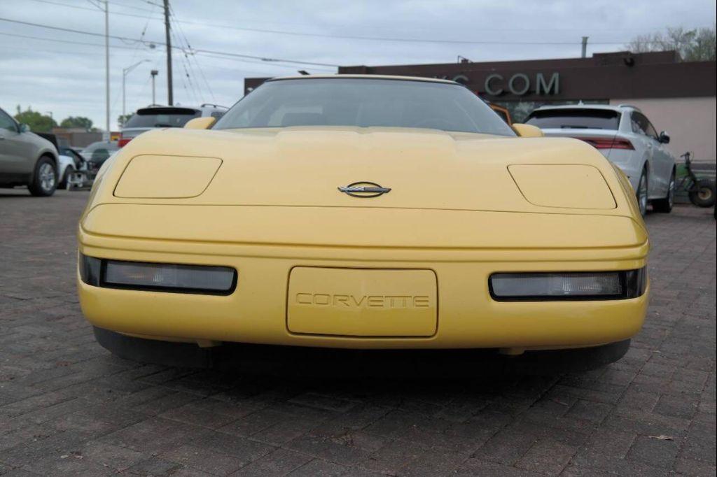 used 1992 Chevrolet Corvette car, priced at $15,900