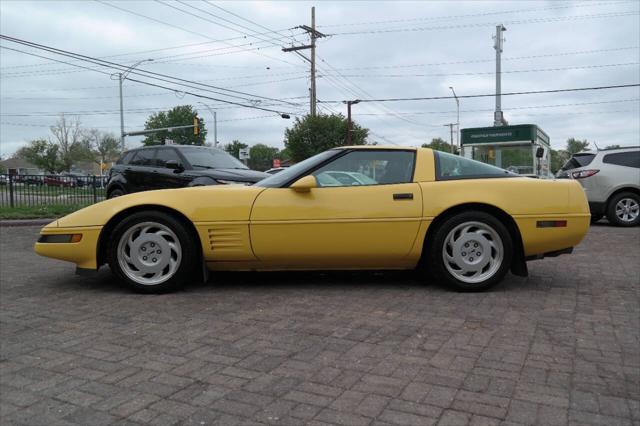used 1992 Chevrolet Corvette car, priced at $15,900