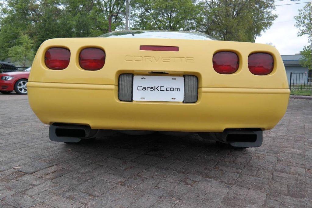 used 1992 Chevrolet Corvette car, priced at $15,900