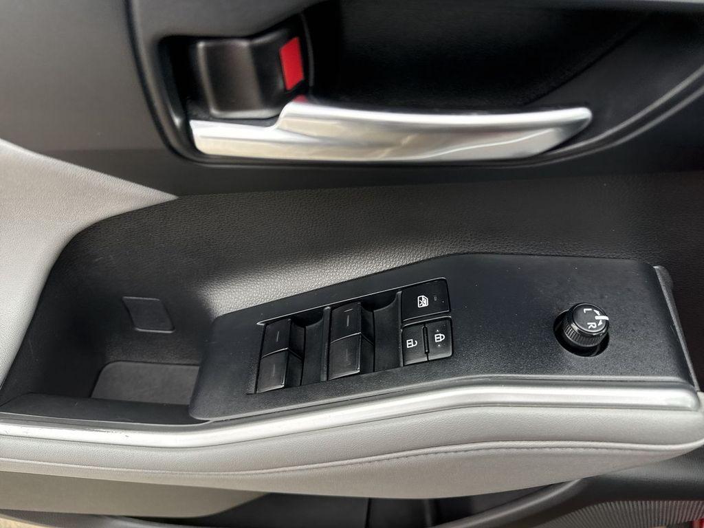 used 2022 Toyota Highlander car, priced at $32,997