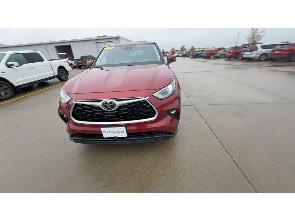 used 2022 Toyota Highlander car, priced at $32,997