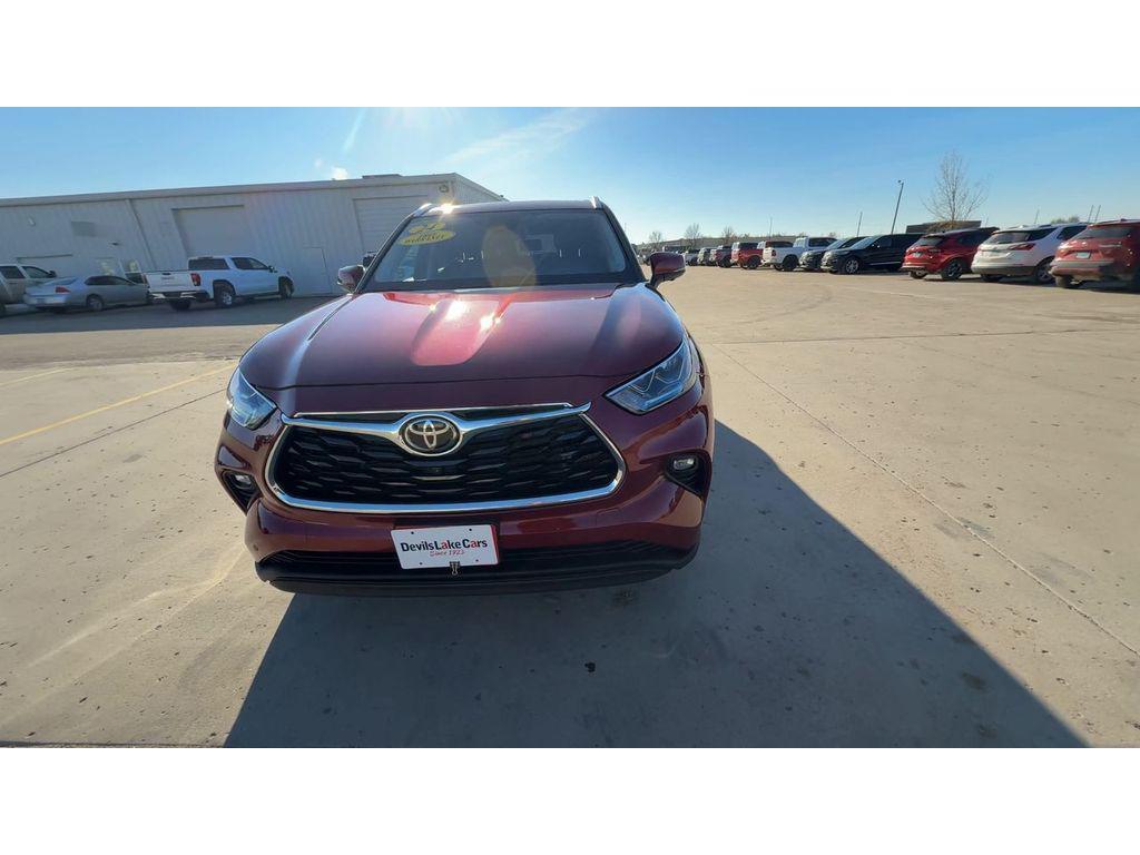used 2024 Toyota Highlander car, priced at $43,795