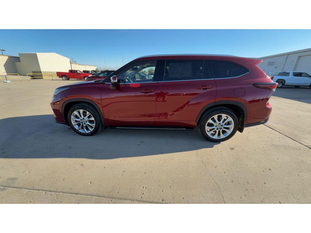 used 2024 Toyota Highlander car, priced at $43,795