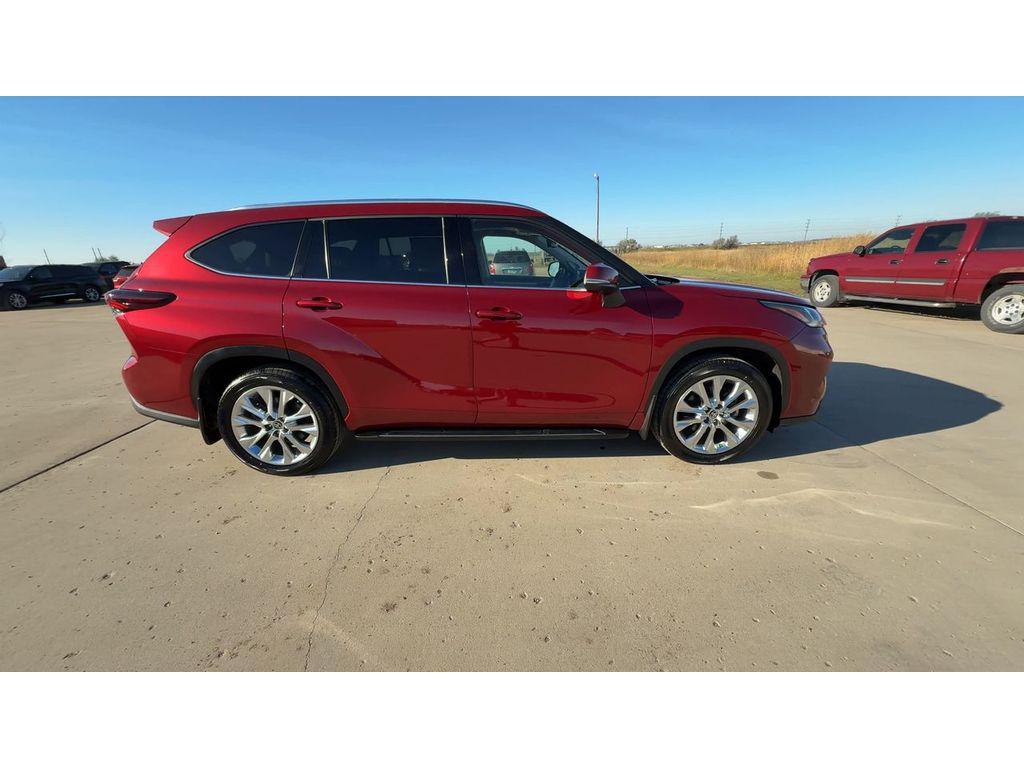 used 2024 Toyota Highlander car, priced at $43,795