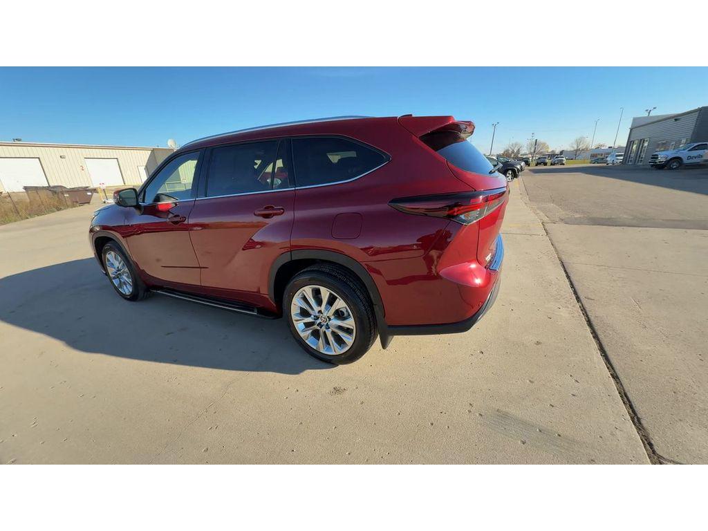 used 2024 Toyota Highlander car, priced at $43,795