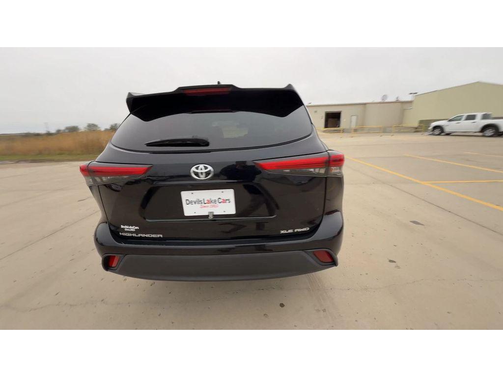 used 2021 Toyota Highlander car, priced at $31,801