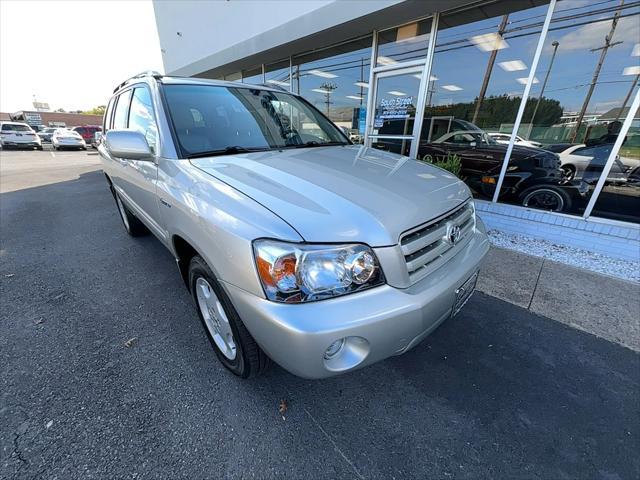 used 2005 Toyota Highlander car, priced at $13,588