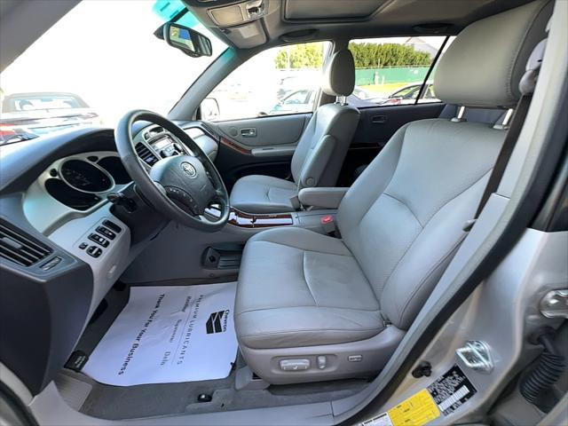 used 2005 Toyota Highlander car, priced at $13,588