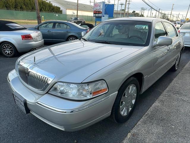 used 2004 Lincoln Town Car car, priced at $13,485