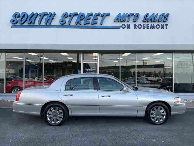 used 2004 Lincoln Town Car car, priced at $13,785