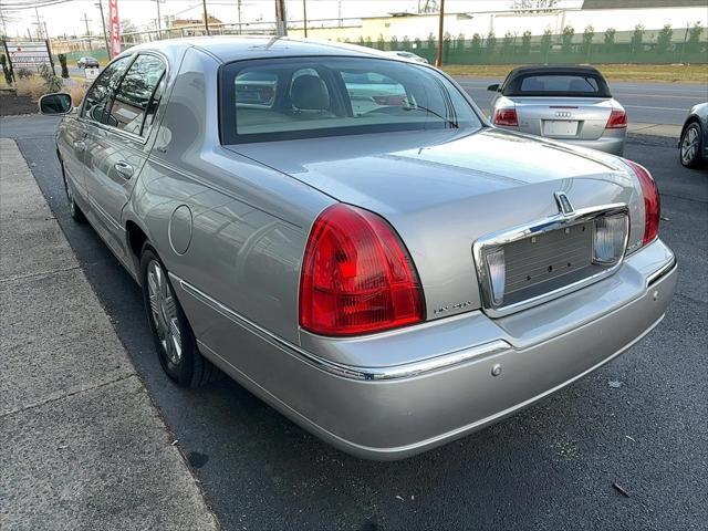 used 2004 Lincoln Town Car car, priced at $13,485