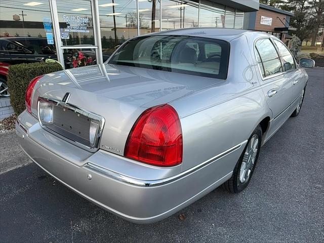 used 2004 Lincoln Town Car car, priced at $13,485