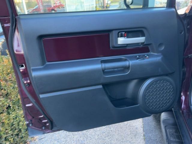 used 2007 Toyota FJ Cruiser car, priced at $12,885