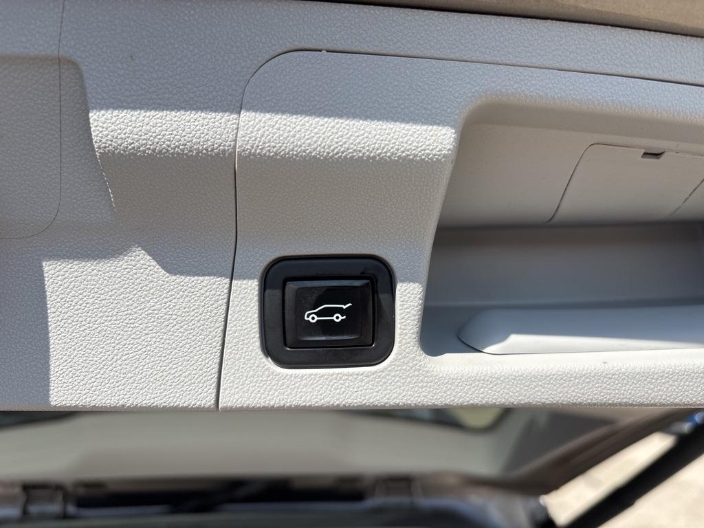 used 2023 GMC Acadia car, priced at $26,895