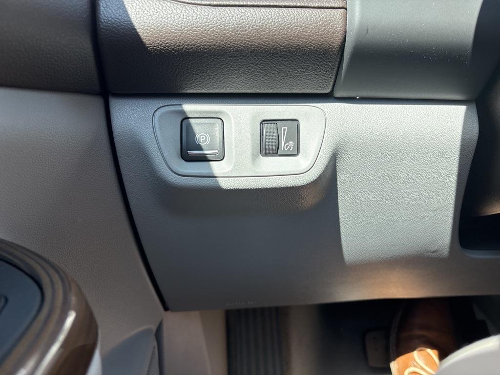 used 2023 GMC Acadia car, priced at $26,895