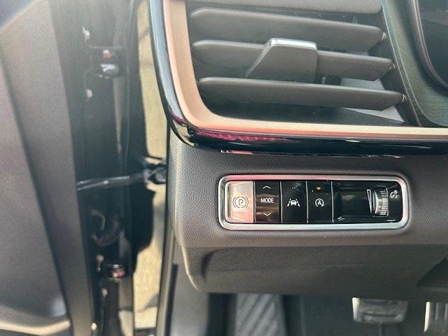 new 2025 Buick Envision car, priced at $39,044