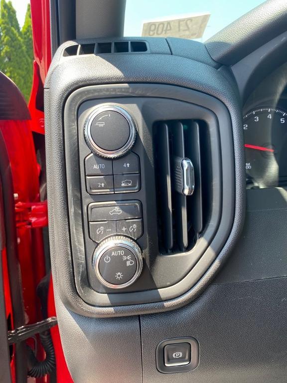 new 2025 GMC Sierra 1500 car, priced at $41,340