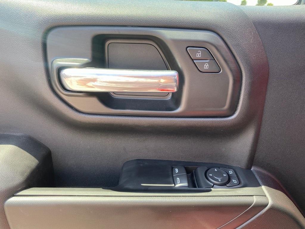 new 2025 GMC Sierra 1500 car, priced at $41,340