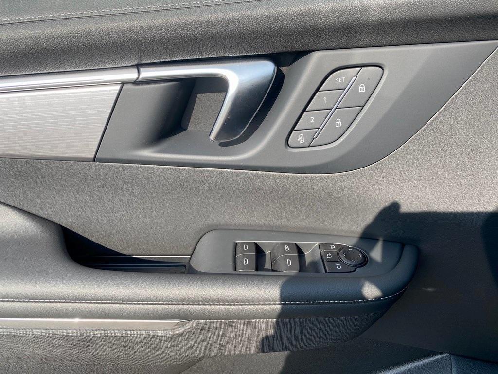 new 2025 Buick Enclave car, priced at $47,697