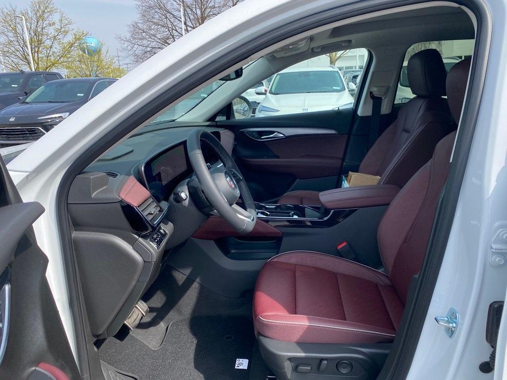 new 2025 Buick Envision car, priced at $39,918