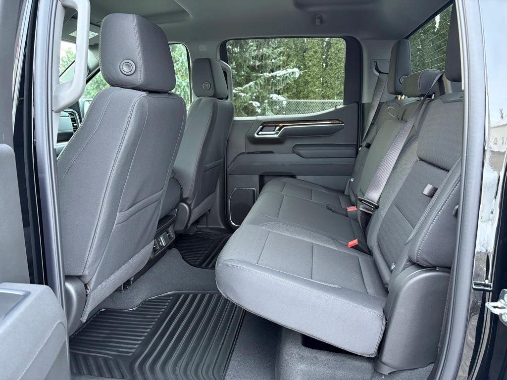 new 2026 GMC Sierra 1500 car, priced at $48,433