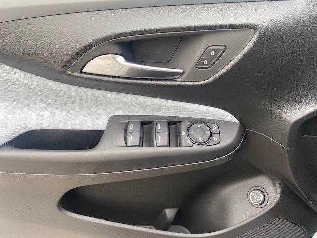 new 2025 Buick Envista car, priced at $25,282