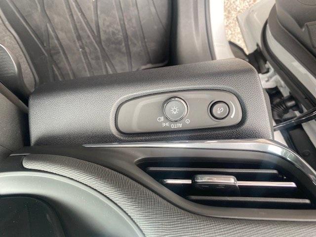 new 2025 Buick Envista car, priced at $25,282