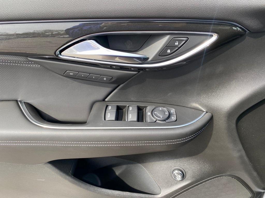 new 2025 Buick Envision car, priced at $38,322